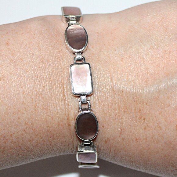 Sterling Silver Mother of Pearl Toggle Clasp Bracelet 8.5 Inches 22 Grams - Picture 5 of 6